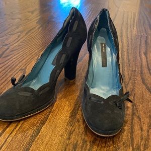 Suede Marc Jacob’s heels with ribbon detailing